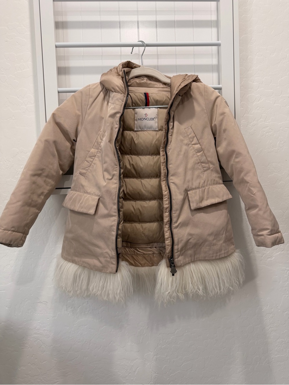 Moncler Girls Down Jacket Fur Trim with Hood Size 8A (130cm)
